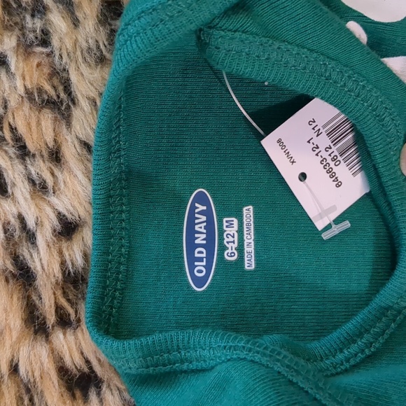 Old Navy Santa's Little Helper onesie Sz.6-12 - Picture 2 of 3